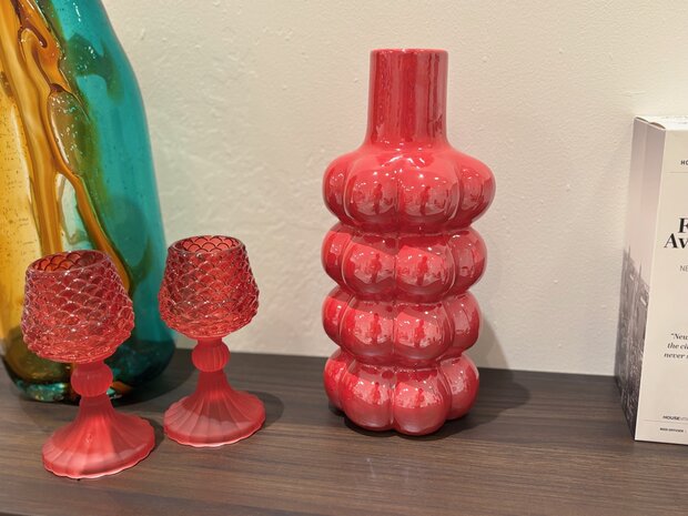 Glanzende Rode Aardewerk Vaas met Gecaptioneerde Vormen, Glazuur