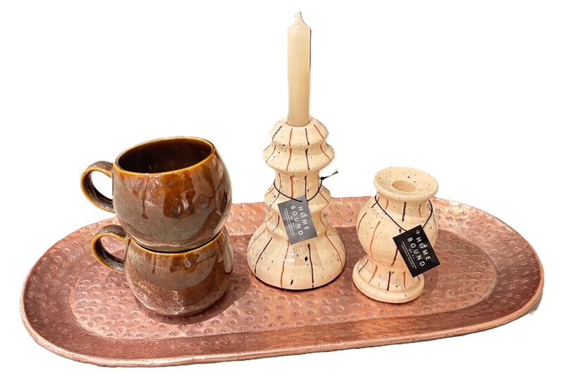 ovaal koperkleurig dienblad